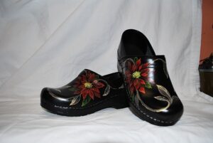 LIMITED EDITION DANSKO PROFESSIONAL HAND PAINTED CLOG - POINSETTIA